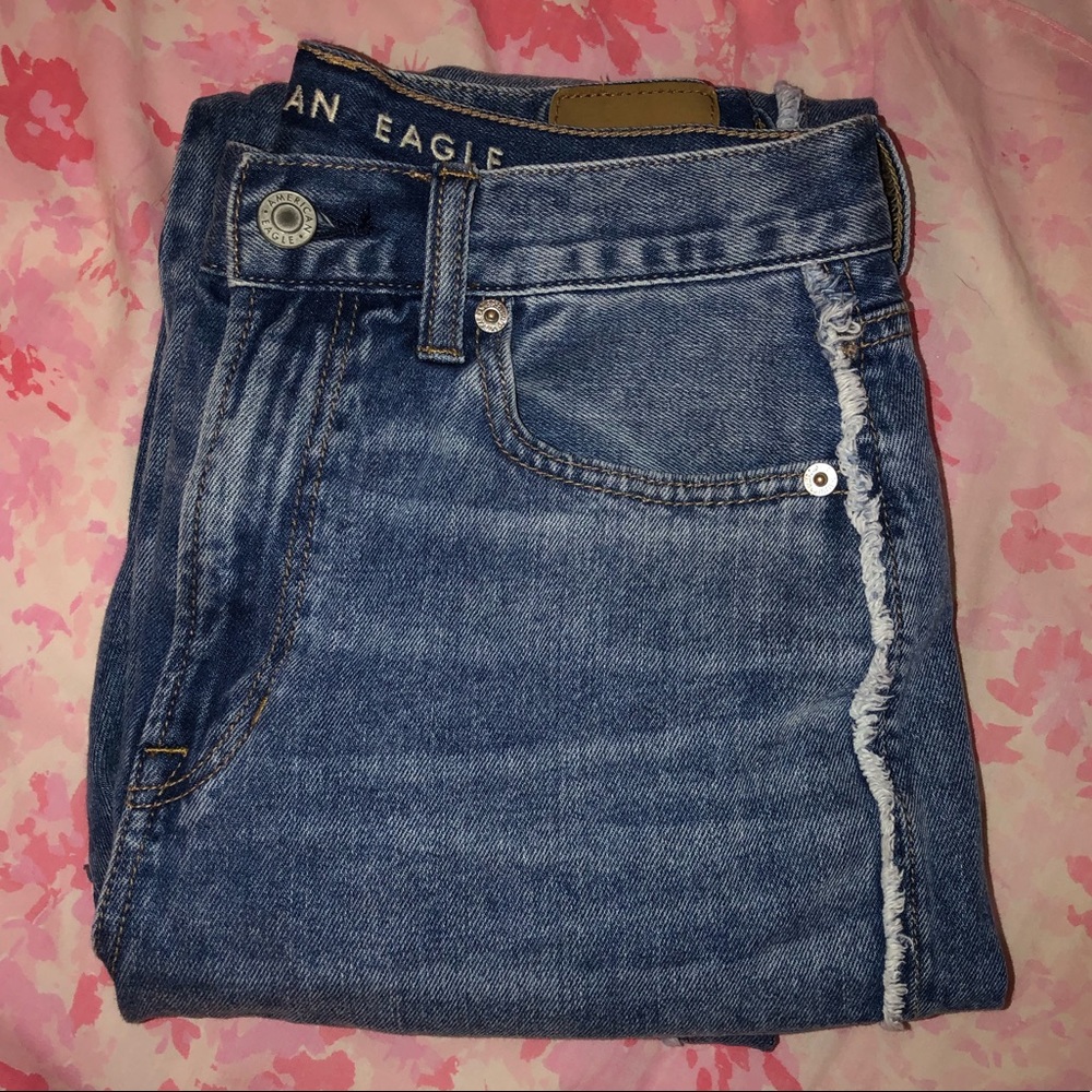American Eagle NEVER WORN Mom Jeans Size 4 Short